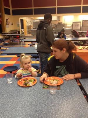 Family 2 eating healthy food 